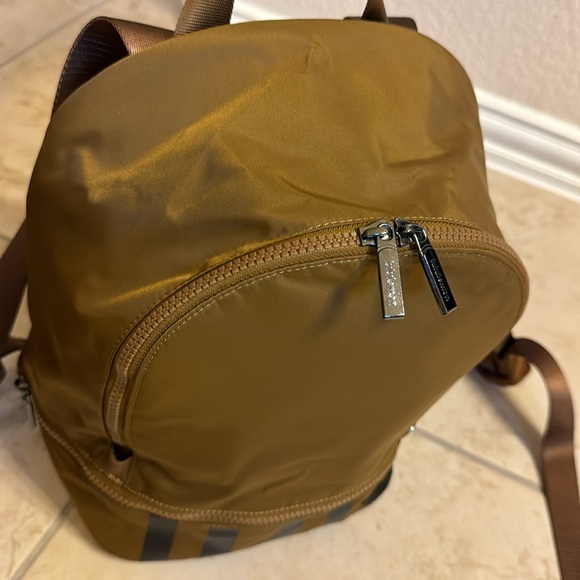 Lululemon small backpack - Picture 6 of 7